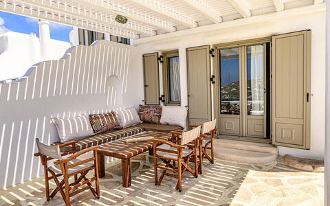 Villa Valentine: Möbel, Gartenmöbel, Stuhl, Balkon, Schatten, Tisch Im Freien, Veranda, Terrasse, Design, Holzbeize