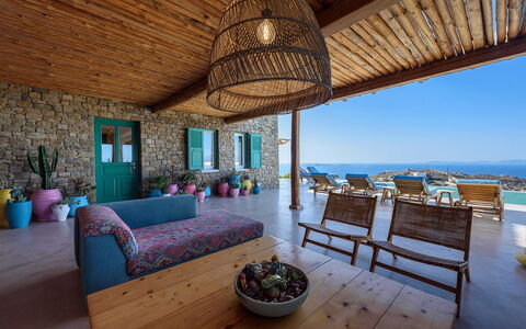 Villa Joy: Blau, Möbel, Die Architektur, Zuhause, Stuhl, Tür, Resort, Estate, Balkon, Villa