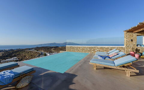 Villa Joy: Blau, Schwimmbad, Verbundwerkstoff, Resort