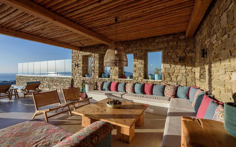 Villa Joy: Wand, Holz, Möbel, Die Architektur, Steinwand, Stuhl, Backstein, Resort, Wohnzimmer