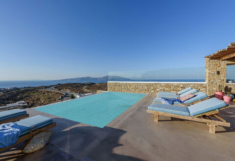 Villa Joy: Blau, Schwimmbad, Verbundwerkstoff, Resort
