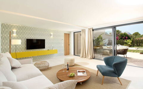Villa Amaranta: Möbel, Interior Design, Flooring, Wand, Fussboden, Holz, Couch, Decke, Tabelle, Wohnzimmer