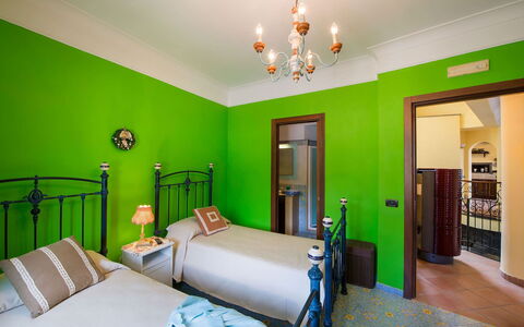 Villa Tortuga: Interior Design, Möbel, Decke, Flooring, Fussboden, Zuhause, Schlafzimmer, Zimmer, Beleuchtung, Bett