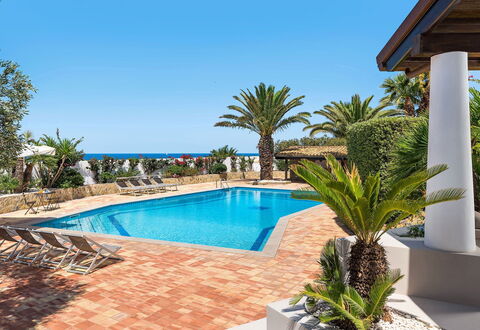 Cala Diletta: Resort, Möbel, Meer, Eco Hotel, Ozean, Schwimmbad, Tropen, Küste, Stuhl