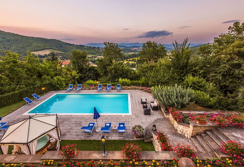 Villa Monterchi: Schwimmbad, Eco Hotel, Resort, Garten, Landscaping, Estate, Ferienort, Villa, Hazienda, Hotel