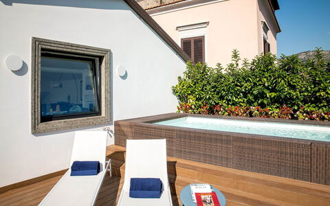 The Ivy Penthouse: Zuhause, Interior Design, Schwimmbad, Resort, Balkon, Hotel, Design, Villa, Zimmerpflanze, Eco Hotel