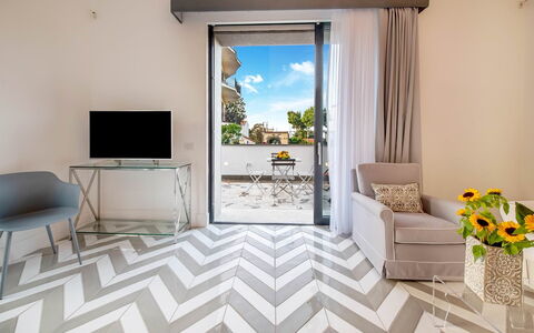 Suite Agave: Flooring, Fussboden, Interior Design, Möbel, Zimmer, Wohnzimmer, Wohnung, Holzboden, Decke, Stuhl