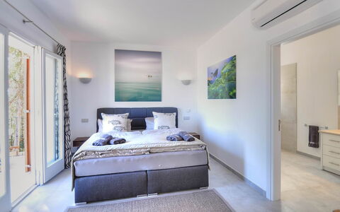 Can Mako: Möbel, Interior Design, Flooring, Fussboden, Schlafzimmer, Zimmer, Bett, Decke, Textil, Beleuchtung