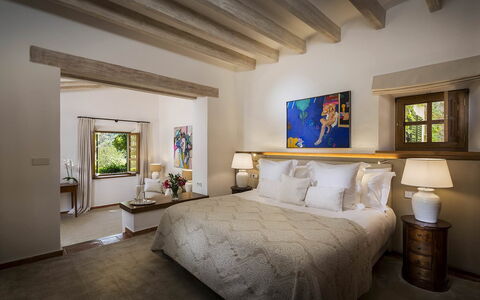 Villa Maggy: Wand, Möbel, Interior Design, Zuhause, Flooring, Schlafzimmer, Fussboden, Wohnung, Bett, Decke