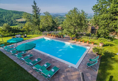 Villa Panorama: Schwimmbad, Resort, Eco Hotel, Gartenmöbel, Freizeit, Garten, Landscaping, Ferienort, Sonnenliege, Hazienda
