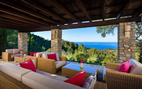 Villa Carlos: Möbel, Stuhl, Gartenmöbel, Resort, Garten, Eco Hotel, Landscaping, Terrasse, Schatten, Hinterhof