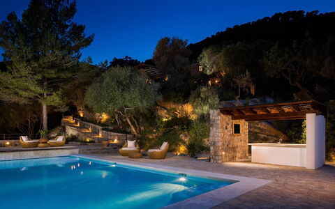 Villa Carlos: Schwimmbad, Resort, Eco Hotel, Gartenmöbel, Water Feature, Schatten, Flagstone, Landschaft Beleuchtung, Landscaping, Hazienda