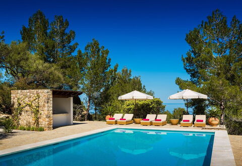 Villa Carlos: Blau, Schwimmbad, Resort, Schatten, Eco Hotel, Landscaping, Villa, Gartenmöbel, Bauernhaus