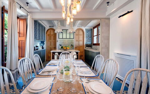 Villa Gem: Möbel, Interior Design, Decke, Light Fixture, Beleuchtung, Esszimmer, Tabelle, Flooring, Küche & Esszimmer Tisch, Stuhl