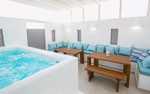 Maison Nica: Fussboden, Möbel, Schwimmbad, Resort, Freizeit, Gartenmöbel, Schatten, Hotel, Design, Villa