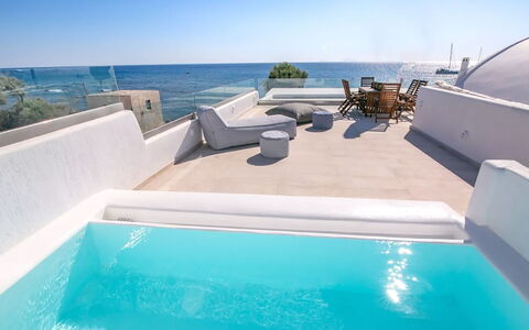Maison Nica: Blau, Meer, Schwimmbad, Gartenmöbel, Ozean, Schatten, Resort, Tropen, Villa, Balkon