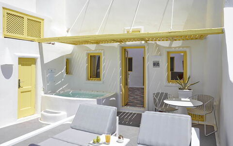Mandra Suite: Interior Design, Die Architektur, Zuhause, Wohnung, Fussboden, Decke, Resort, Schwimmbad, Stuhl, Hotel