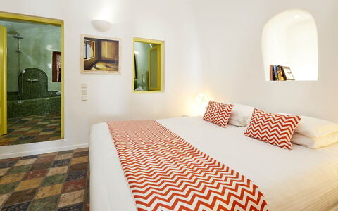 Mandra Suite: Interior Design, Fussboden, Flooring, Möbel, Decke, Resort, Hotel, Schlafzimmer, Bett, Bettrahmen