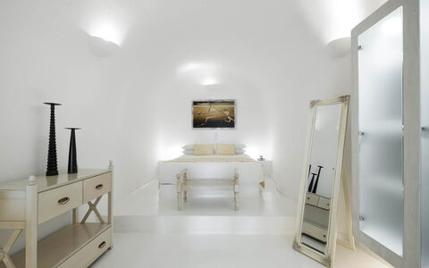 Alegria Suite: Wand, Interior Design, Flooring, Decke, Fussboden, Beleuchtung, Schlafzimmer, Möbel, Bett, Zimmer