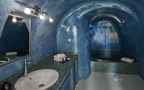 Neli Suite: Flooring, Armatur, Fussboden, Decke, Zapfhahn, Installation, Fliese, Badezimmer, Gewölbe, Bad Sink