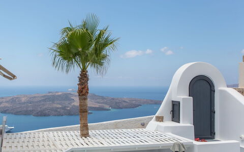 Mansion Orny: Stuhl, Villa, Design, Wohnzimmer, Zimmerpflanze, Treppe, Balkon, Penthouse