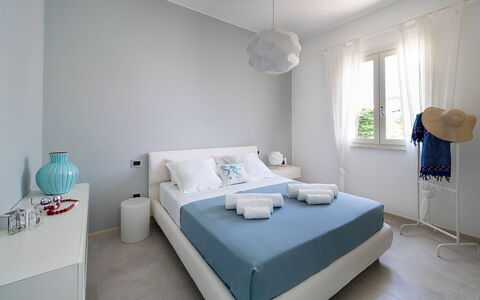 Villa Rossini: Möbel, Interior Design, Schlafzimmer, Bett, Fussboden, Flooring, Textil, Zuhause, Zimmer, Bedding