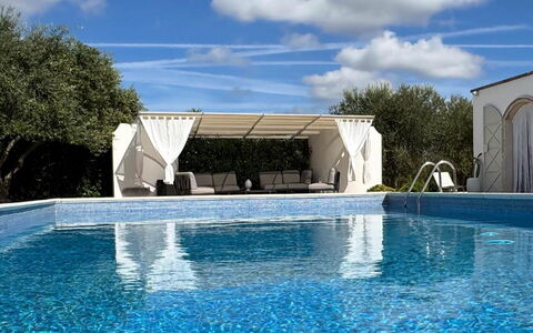 Trulli Maria: Blau, Schwimmbad, Verbundwerkstoff, Resort, Schatten, Freizeit, Gartenmöbel, Hotel, Water Feature, Eco Hotel