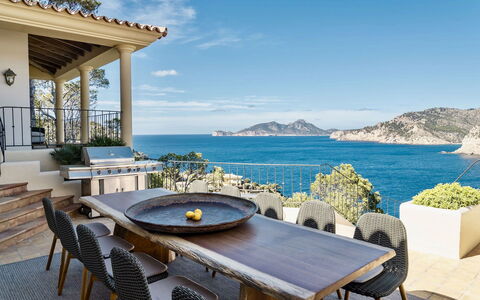 Villa Serrano: Möbel, Gartenmöbel, Stuhl, Tisch Im Freien, Küste, Gebirge, Küche & Esszimmer Tisch, Balkon, Bucht, Eco Hotel