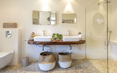 Casa Naomi: Interior Design, Armatur, Badezimmer, Zapfhahn, Installation, Flooring, Beleuchtung, Zuhause, Sinken, Spiegel