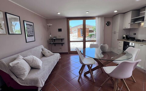 Villa Romy: Möbel, Interior Design, Flooring, Fussboden, Holz, Couch, Zimmer, Tabelle, Wohnzimmer, Wohnung