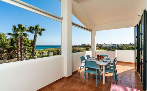 Ippocampo: Fussboden, Wohnung, Resort, Stuhl, Schatten, Eco Hotel, Hotel, Balkon, Villa