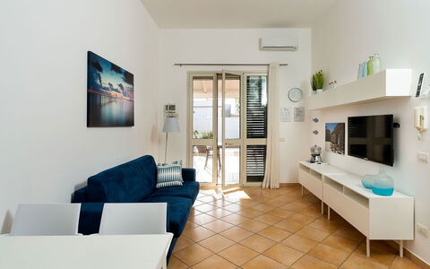 Kalimba: Möbel, Interior Design, Flooring, Fussboden, Holz, Decke, Couch, Zimmer, Wohnzimmer, Wohnung