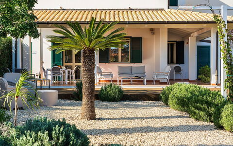 Stella Marina: Wohngebiet, Strauch, Zuhause, Haus, Garten, Schatten, Landscaping, Estate, Eco Hotel