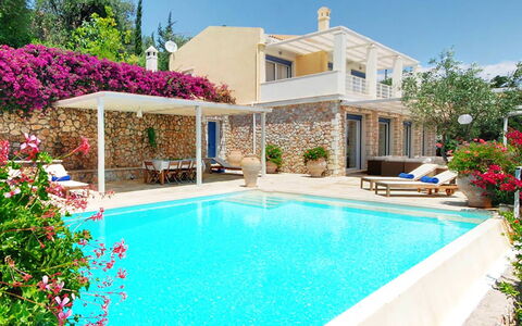 Villa Aspro: Schwimmbad, Resort, Eco Hotel, Hotel, Villa, Gartenmöbel, Ferienort