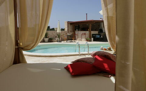 Masseria San Michele: Schwimmbad, Resort, Gartenmöbel, Schatten, Regenschirm, Stuhl, Eco Hotel, Outdoor Struktur, Hotel, Ferienort