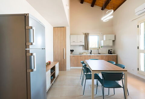 La Rosa dei Venti: Möbel, Interior Design, Küche, Küchengerät, Flooring, Holz, Countertop, Major Appliance, Decke, Stuhl