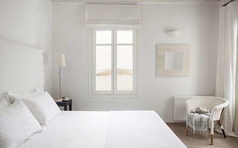 Soleil de Rehnia: Schlafzimmer, Möbel, Bett, Bedding, Linens, Bettdecke, Interior Design, Textil, Zuhause, Fussboden