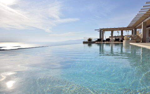 Villa Ivory: Wasser, Gewässer, Schwimmbad, Meer, Resort, Küsten Und Ozeanische Forms, Ozean, Küste, Strand, Ufer