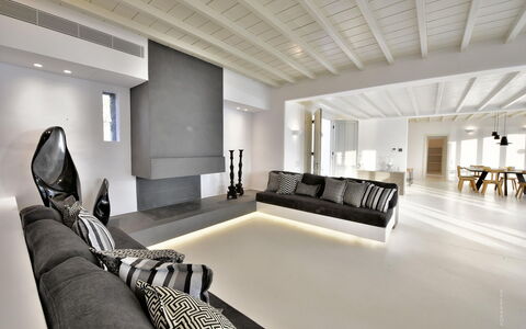 Villa Ivory: Interior Design, Möbel, Flooring, Fussboden, Wand, Couch, Decke, Holz, Wohnung, Wohnzimmer