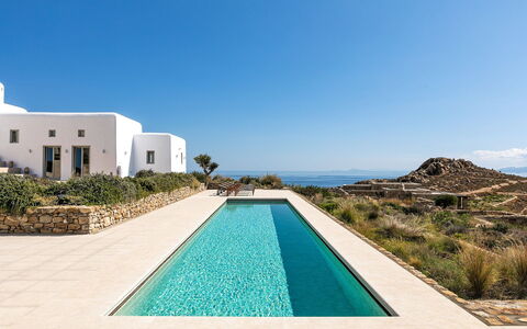 Villa Virgil: Blau, Schwimmbad, Walkway