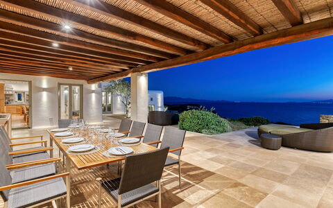 Villa Virgil: Möbel, Resort, Stuhl, Küche & Esszimmer Tisch, Gartenmöbel, Villa, Eco Hotel, Estate, Schatten, Balkon