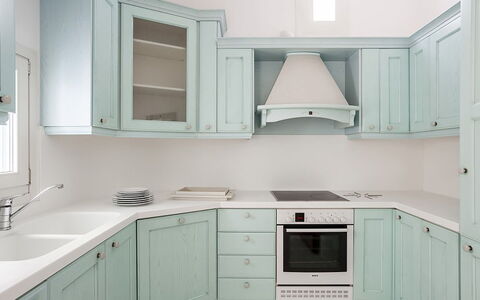 Efkalia: Cabinetry, Küche, Interior Design, Countertop, Flooring, Zuhause, Möbel, Schublade, Schrank, Küchengerät