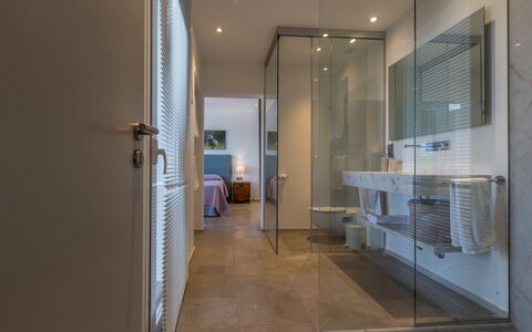 Baloo: Interior Design, Flooring, Fussboden, Wand, Decke, Badezimmer, Armatur, Beleuchtung, Zimmer, Tür
