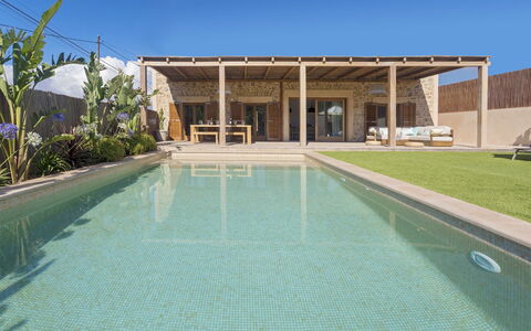 Villa Allegra: Schwimmbad, Resort, Verbundwerkstoff, Estate, Schatten, Eco Hotel, Hof, Gartenmöbel, Hazienda, Villa