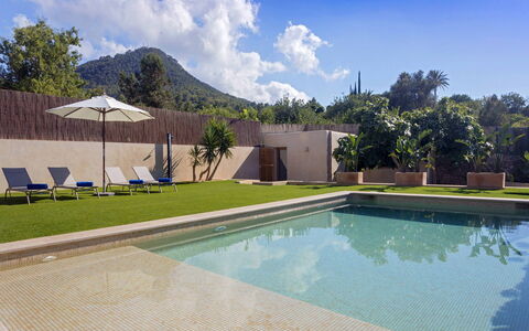Villa Allegra: Schwimmbad, Resort, Verbundwerkstoff, Water Feature, Eco Hotel, Garten, Landscaping, Thermae, Hazienda, Regenschirm