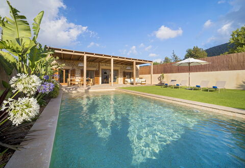 Villa Allegra: Schwimmbad, Resort, Verbundwerkstoff, Estate, Eco Hotel, Freizeit, Schatten, Landscaping, Hazienda, Gartenmöbel