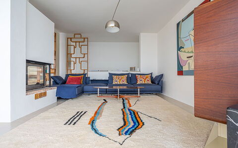 Villa Tagada: Flooring, Möbel, Interior Design, Wand, Fussboden, Holz, Decke, Zimmer, Beleuchtung, Wohnzimmer