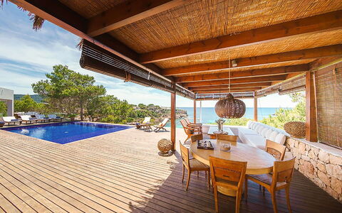 Villa Francisca: Holz, Resort, Deck, Hartholz, Holzboden, Eco Hotel, Holzbeize, Schwimmbad, Schatten, Stuhl