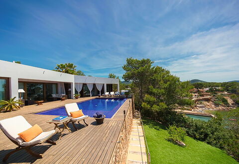 Villa Francisca: Schwimmbad, Resort, Eco Hotel, Villa, Hotel, Sonnenliege, Ferienort, Gartenmöbel