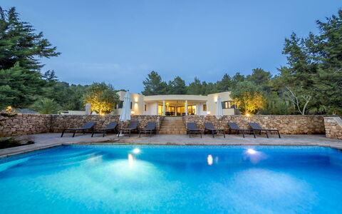 Villa Sharon: Blau, Estate, Landscaping, Schwimmbad, Eco Hotel, Resort, Villa, Ferienort, Immergrün
